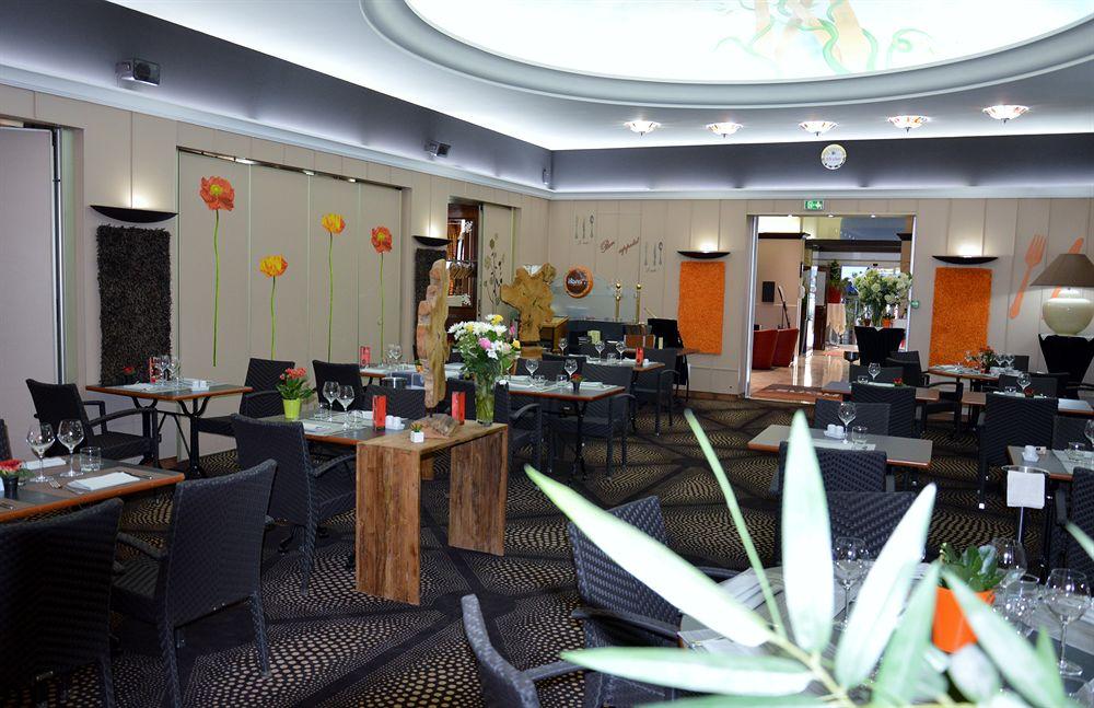 Le Grand Hotel Valenciennes Exterior foto