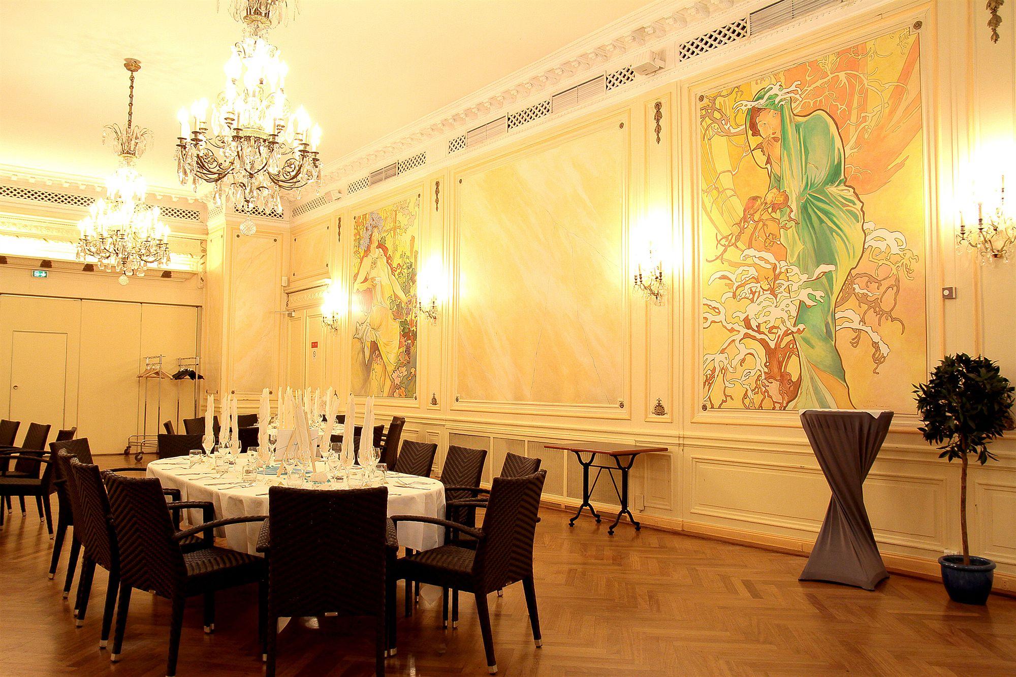 Le Grand Hotel Valenciennes Exterior foto